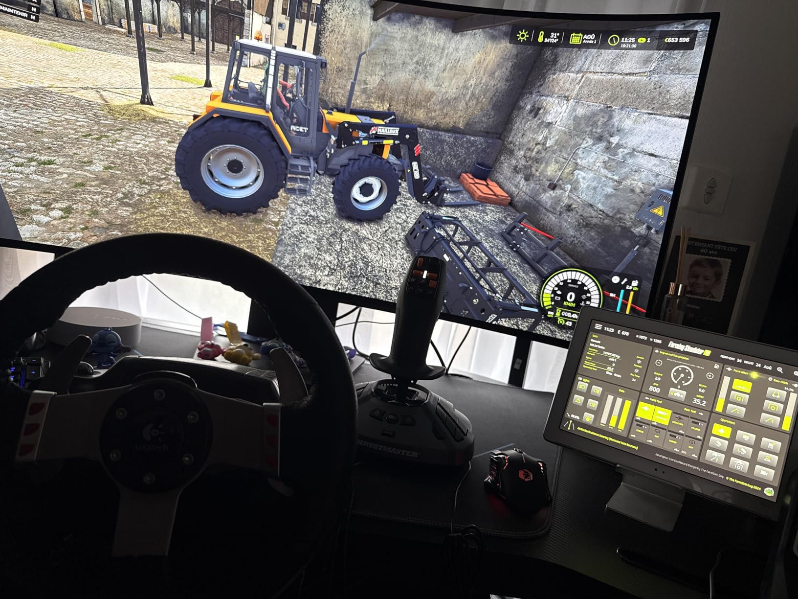 Thrustmaster SimTask FarmStick joystick PC 33 boutons
