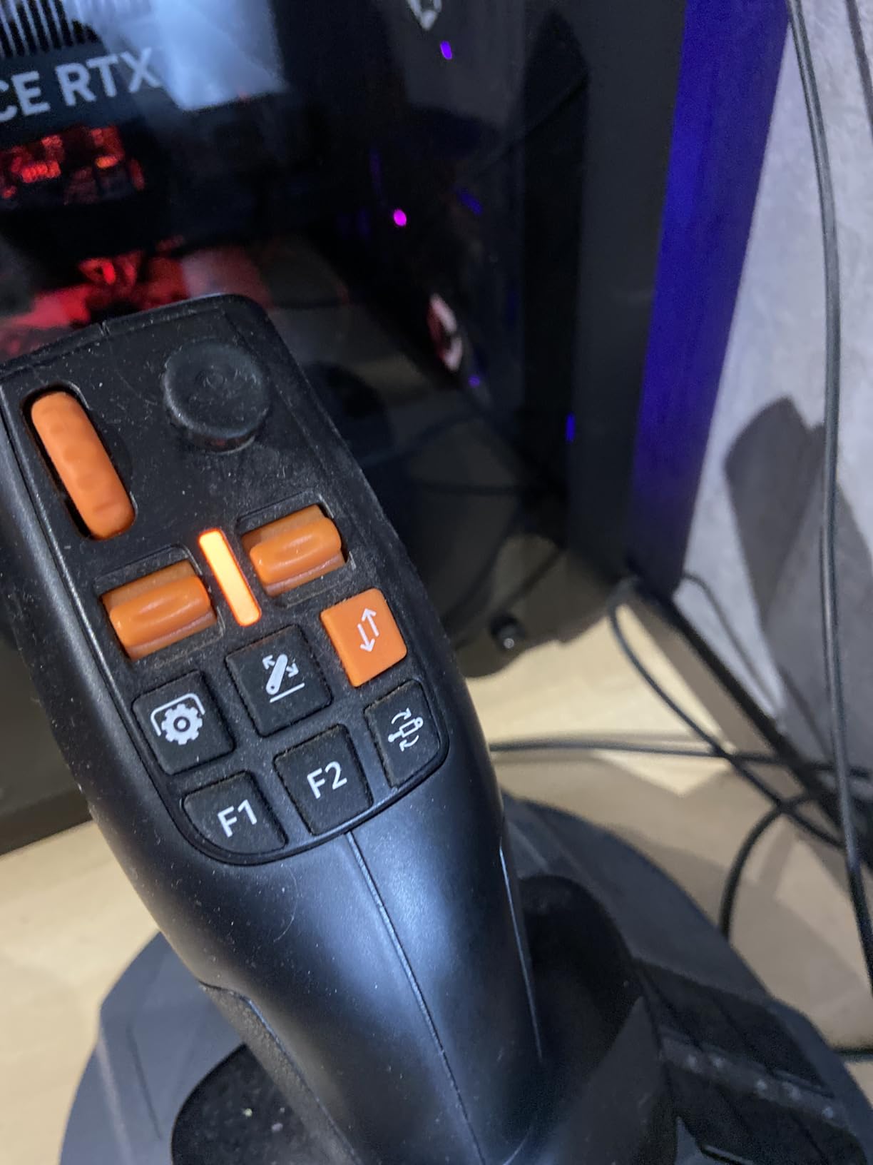 Thrustmaster SimTask FarmStick joystick PC 33 boutons