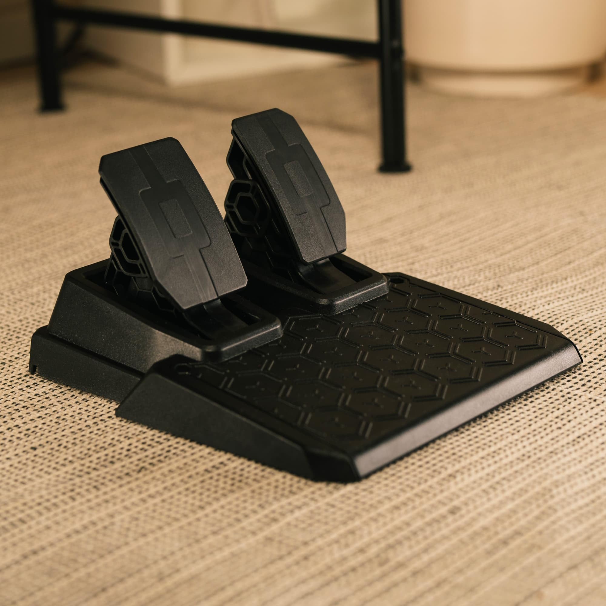 Thrustmaster T128 volant retour de force + pédalier Xbox PC magnétique
