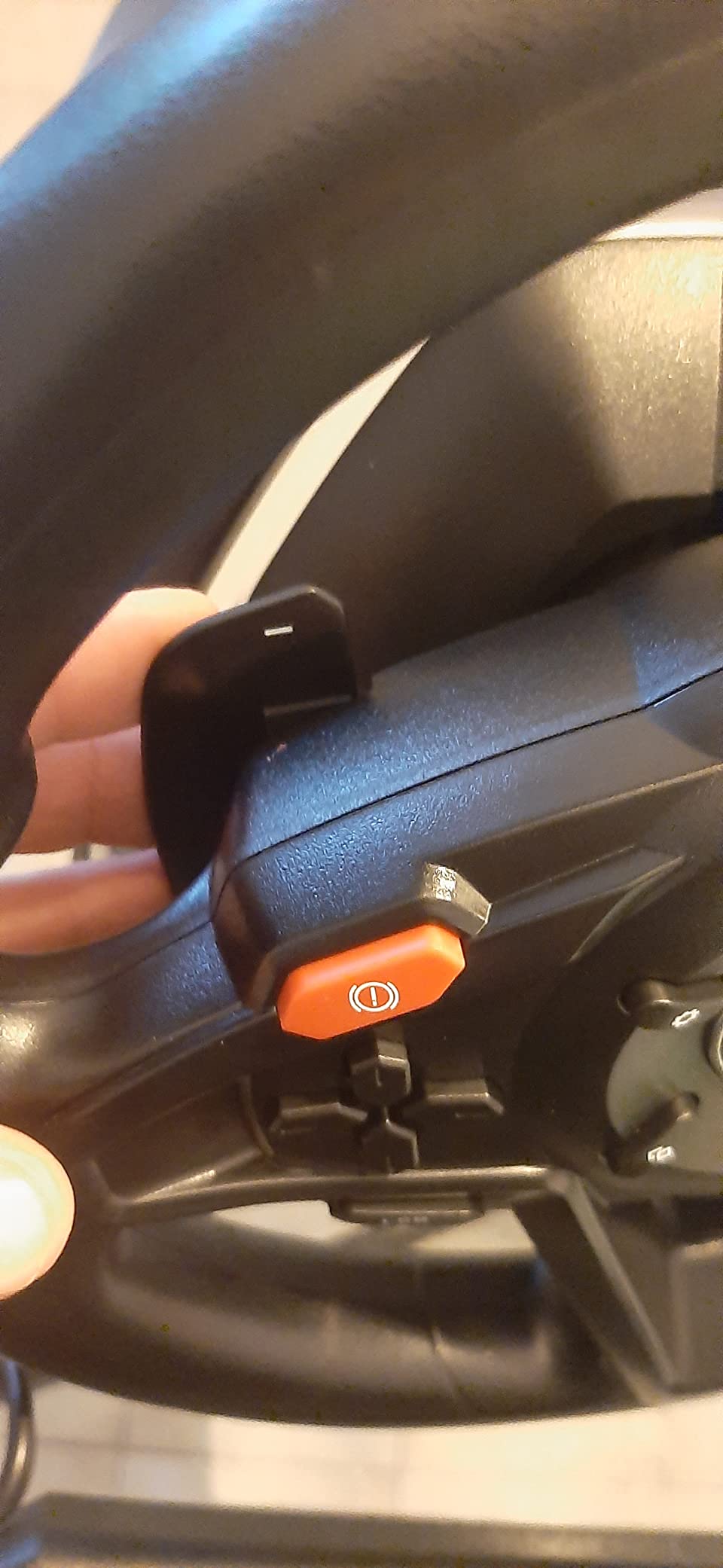 Thrustmaster T128 volant retour de force Xbox/PC + pédalier