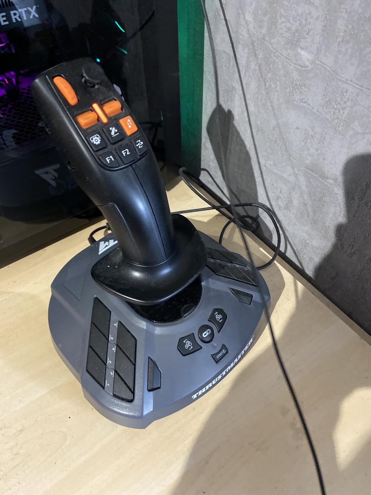 Thrustmaster SimTask FarmStick joystick PC 33 boutons