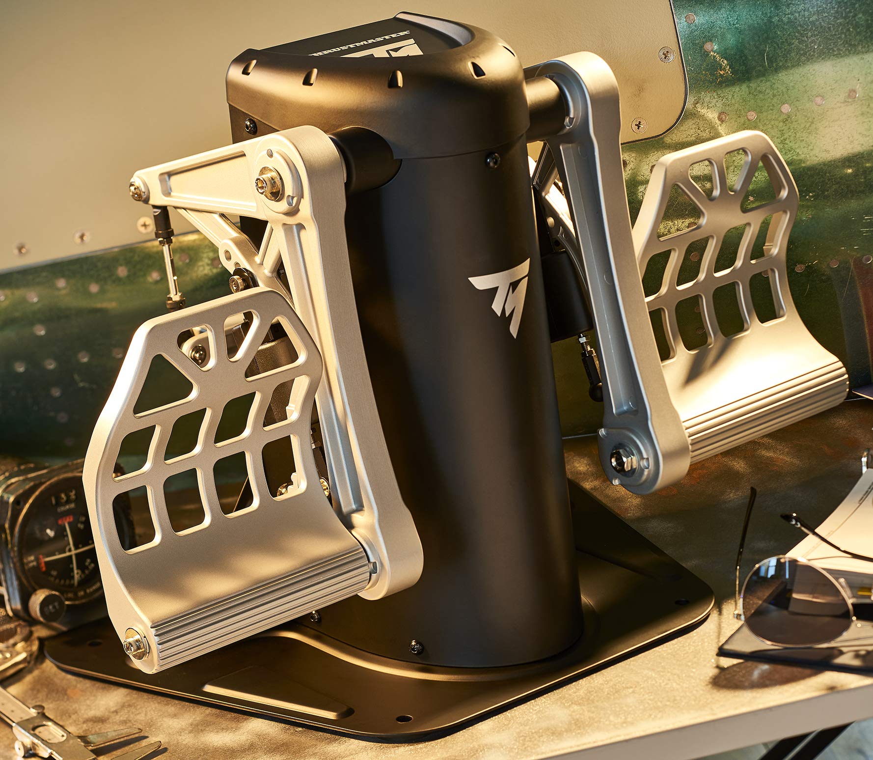 Thrustmaster TPR palonnier simulation vol PC métal