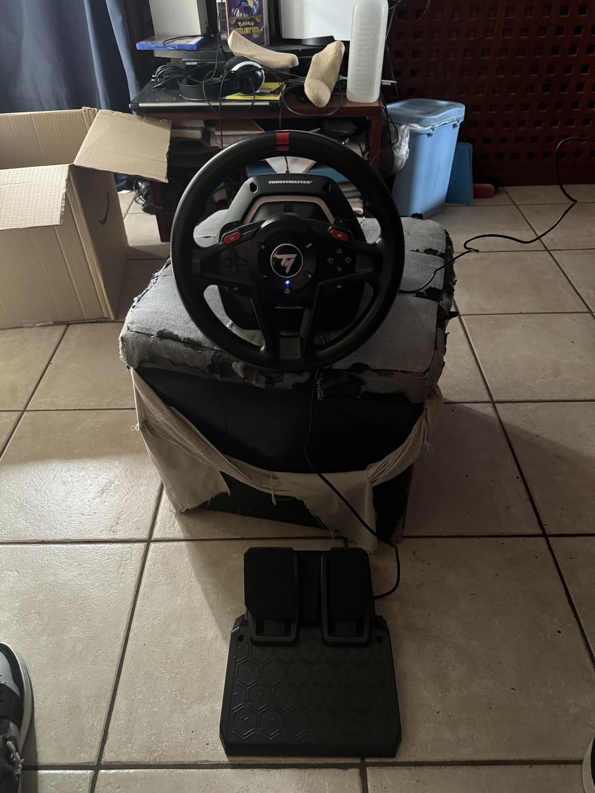 Thrustmaster T128 volant retour de force + pédalier Xbox PC magnétique