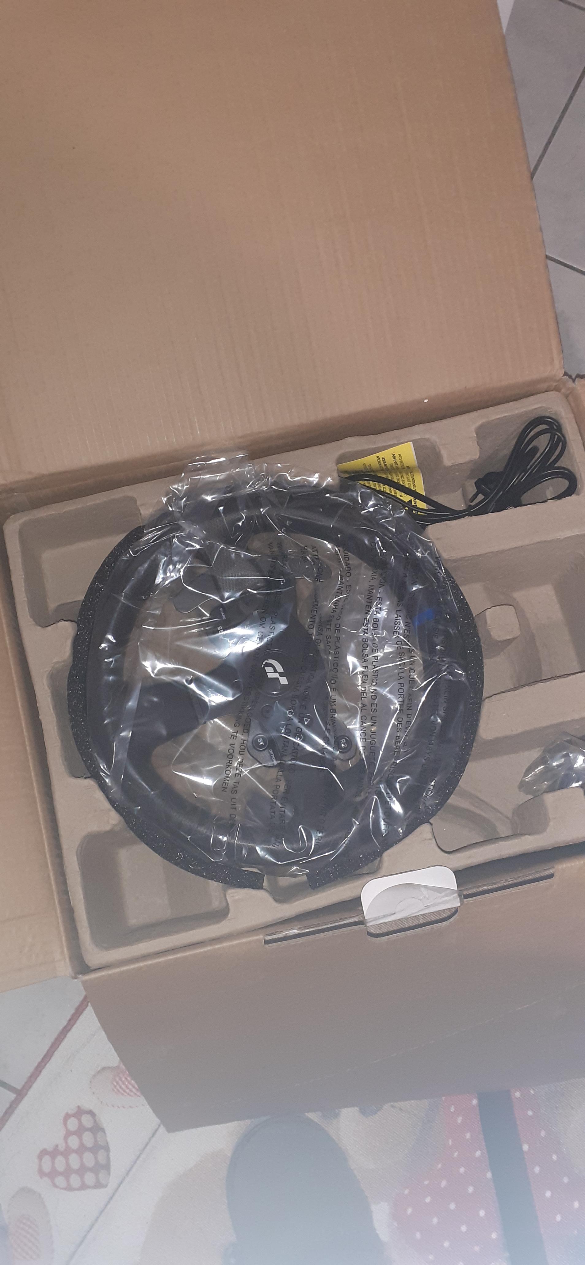 Thrustmaster T300RS GT Volant PS5 PC + Pédalier