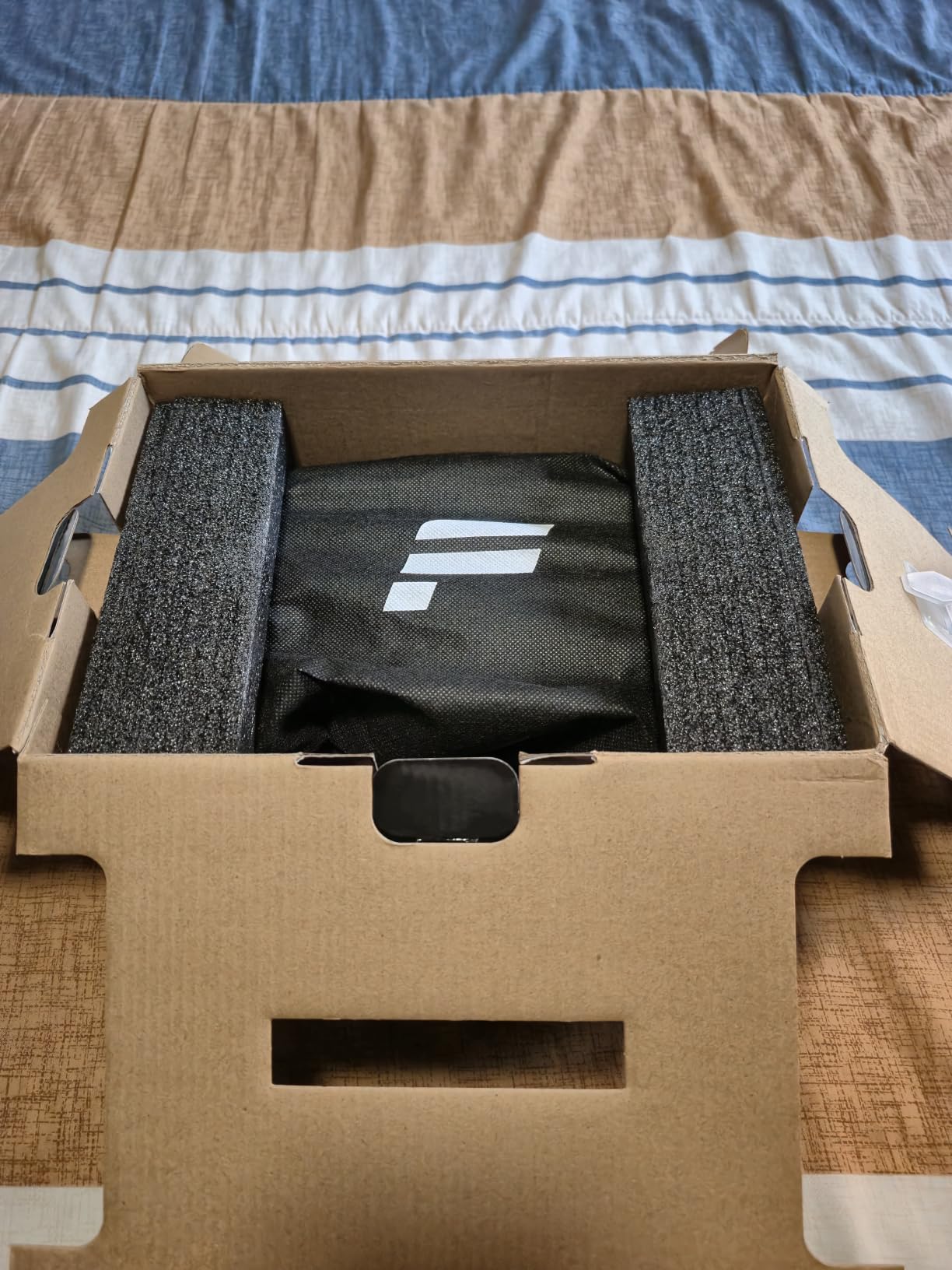 Fanatec ClubSport F1 Esports V2 volant 270mm Alcantara